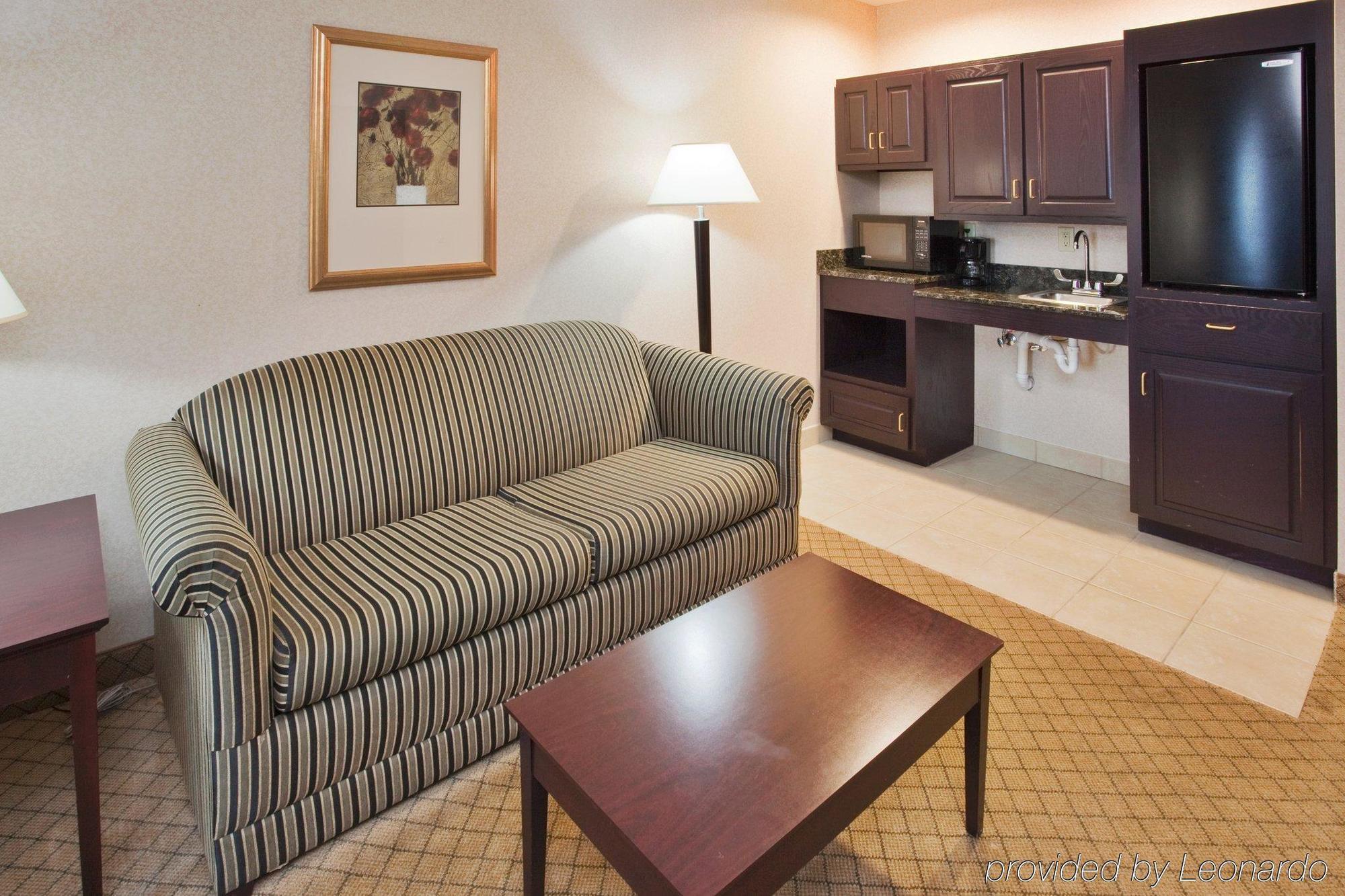 Holiday Inn Express & Suites Cooperstown By Ihg Room photo