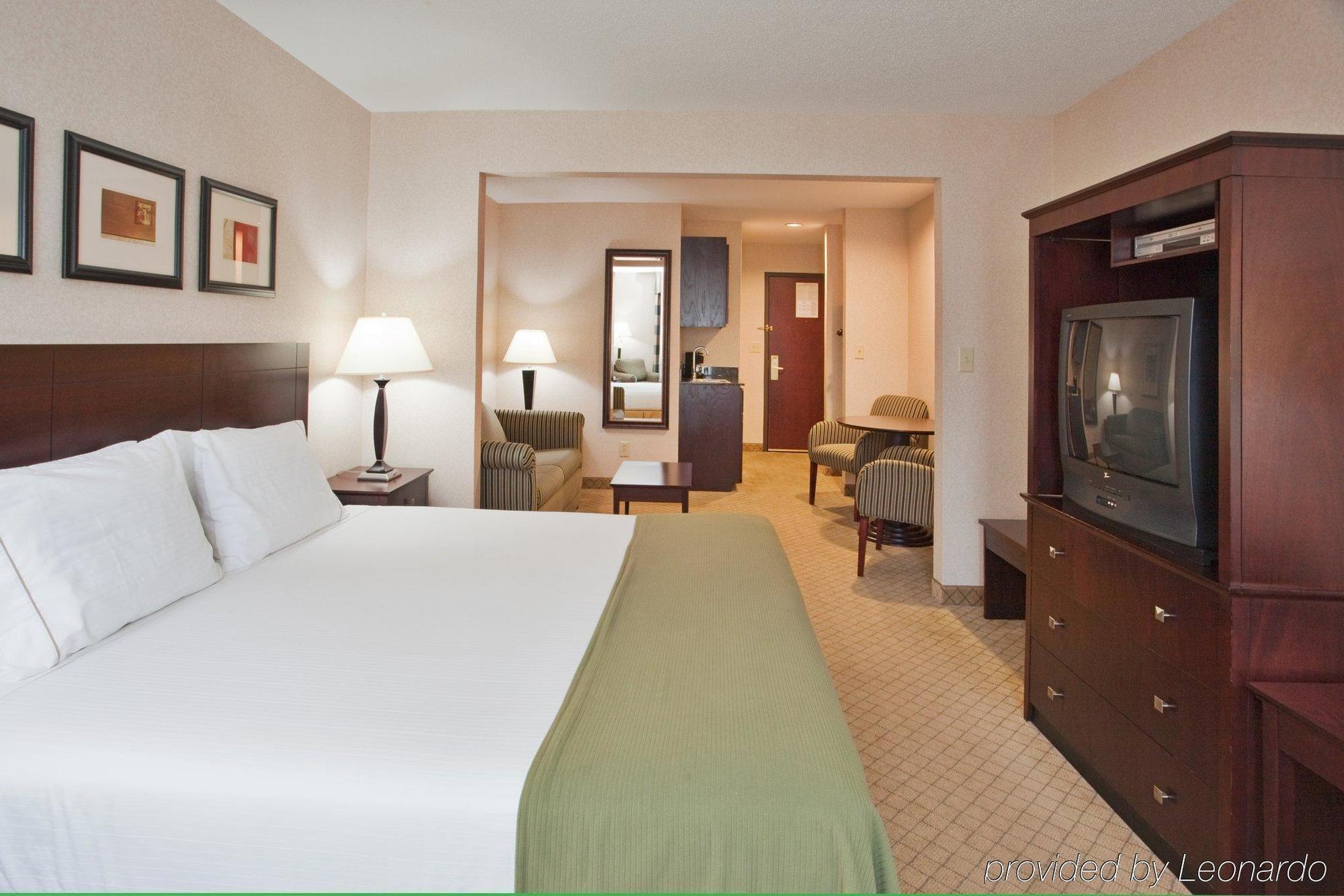 Holiday Inn Express & Suites Cooperstown By Ihg Room photo
